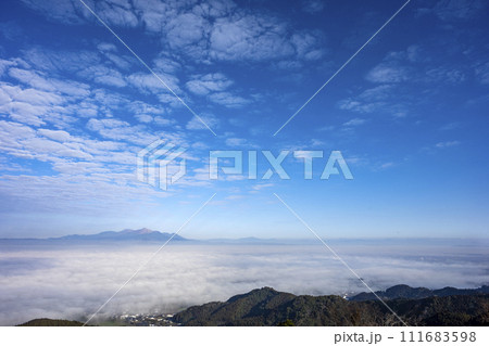 雲海の都城盆地 雲海の都城盆地 111683598