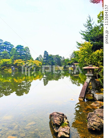 金沢兼六園の景色 金沢兼六園の景色 111684157