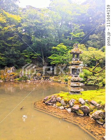 金沢兼六園の景色 金沢兼六園の景色 111684159