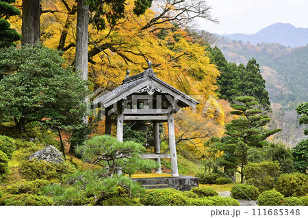 萬德寺（福井県）　鐘楼 111685348