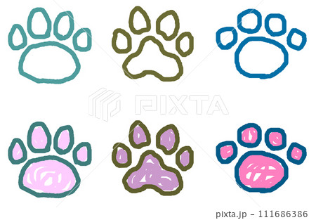ペットで飼う犬や猫の可愛い肉球イラスト 111686386