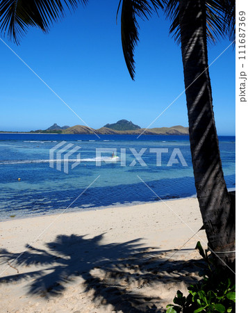 南太平洋・フィジー・トコリキアイランドのビーチ 111687369