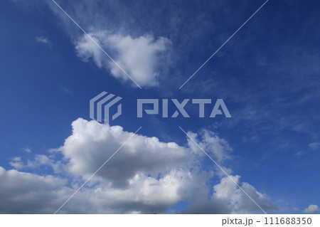 夏の青空の風景 夏の青空の風景 111688350