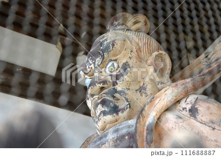 当麻寺　仁王門の金剛力士像　奈良県葛城市 111688887