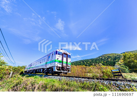 石北本線（安国－生田原）　疾走するキハ40 111690697