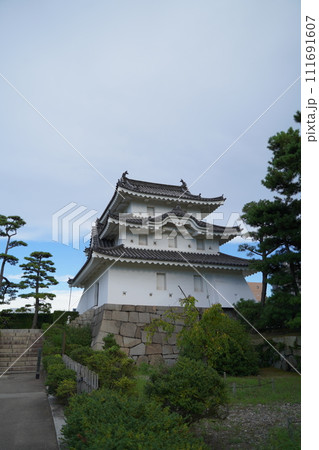 日本の四国、香川県にあるお城の跡、高松城。玉藻公園。 111691607