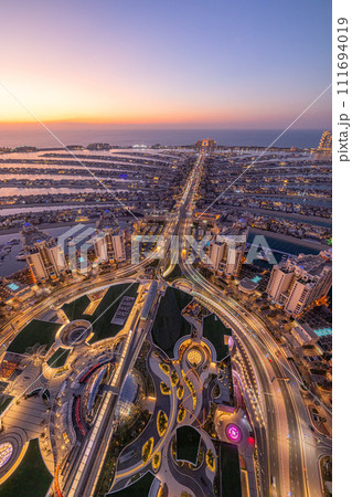 パームジュメイラの夕暮れ 111694019