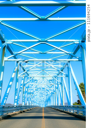 冬の生月大橋　長崎県平戸市 111694254