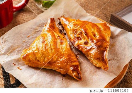 手作りのミートパイ 111695192