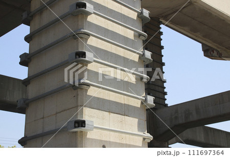 耐震強化したコンクリート柱 111697364