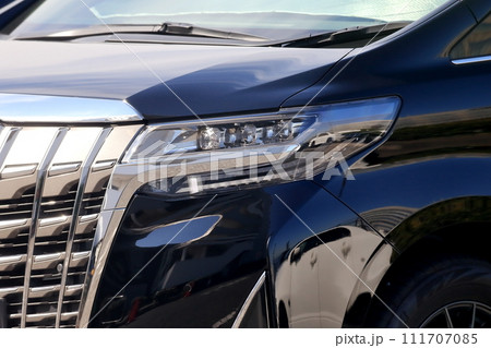 車のヘッドライト　イメージ 111707085