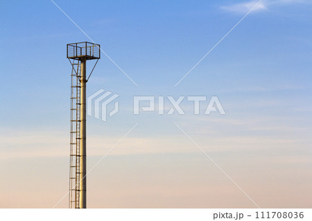 Observation tower in an agricultural area 111708036