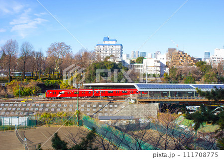東京メトロ丸ノ内線の四谷駅 111708775
