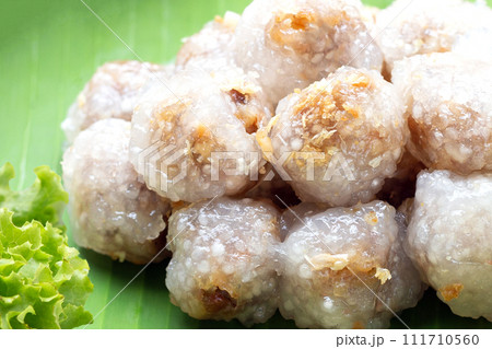 Tapioca balls with pork filling 111710560