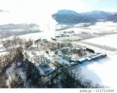 早春の北海道森町濁川で北海道電力蒸気生産設備の風景を撮影 早春の北海道森町濁川で北海道電力蒸気生産設備の風景を撮影 111711444