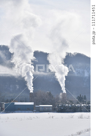 早春の北海道森町濁川で北海道電力蒸気生産設備の風景を撮影 早春の北海道森町濁川で北海道電力蒸気生産設備の風景を撮影 111711451