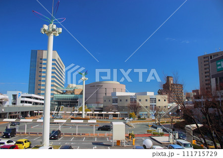 青空下の北九州市ウエル戸畑 【戸畑市民会館】 111715729