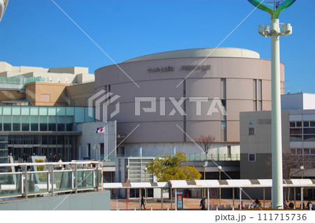 青空下の北九州市ウエル戸畑 【戸畑市民会館】 111715736