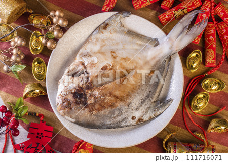 Fried white pomfret 111716071
