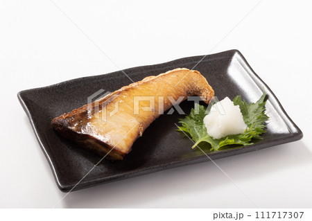 ［北海道産］汐ぶり　寒風干し　焼き　（塩で山漬け　浜風で5日〜7日干し熟成） 111717307