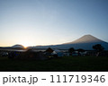 キャンプ場　朝日　富士山 111719346