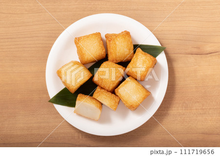 厚揚げキューブかまぼこ 厚揚げキューブかまぼこ 111719656