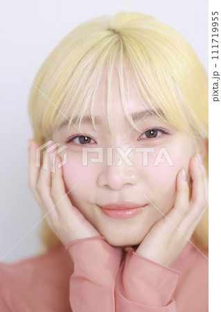 若い女性のナチュラルビューティー 111719955
