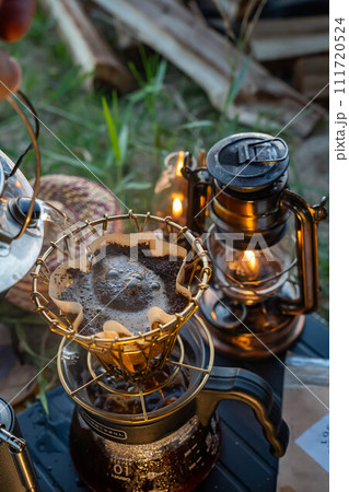 キャンプコーヒー ドリップコーヒー コーヒー 野営 自然 ランプ ランタン キャンプコーヒー ドリップコーヒー コーヒー 野営 自然 ランプ ランタン 111720524
