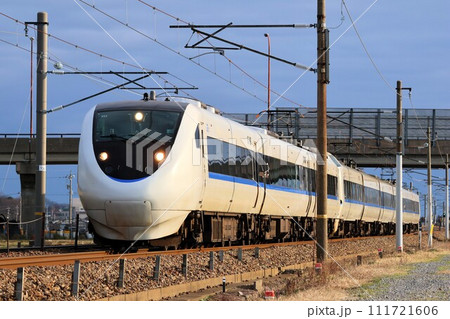 【JR西日本】681系＋683系「サンダーバード」（北陸本線：加賀笠間〜美川） 111721606