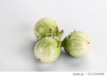 Raw green round eggplant vegetable 111726089