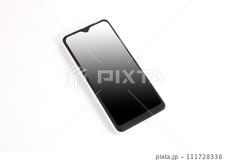 白い背景のスマートフォン 111728338