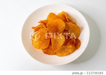 ポテトチップスイメージ｜辛い味｜crispsimege｜おいしいお菓子イメージ 111730165