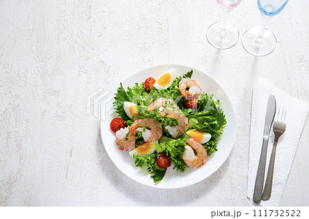 小エビのカクテルサラダ 111732522