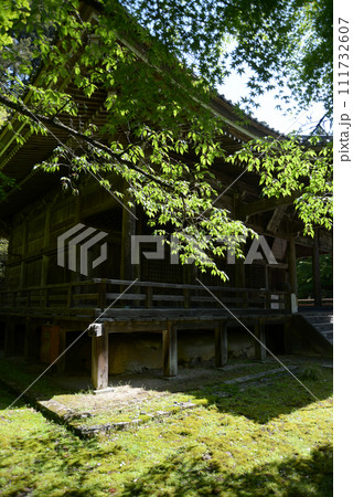 金蔵寺 本堂の新緑 京都市西京区大原野 金蔵寺 本堂の新緑 京都市西京区大原野 111732607