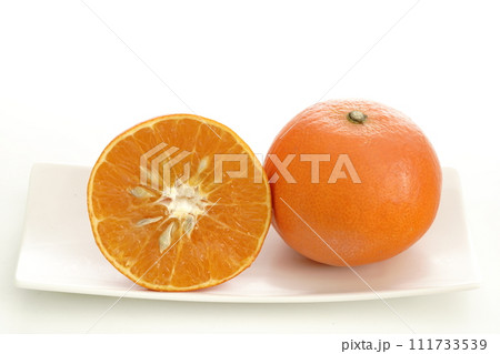 新鮮な果物　蜜柑　あまくさ　愛媛県産 111733539