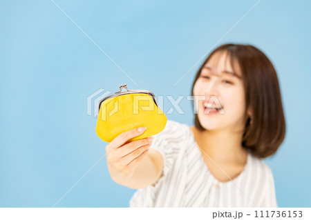 若い女性 20代 財布 パーツ 若い女性 20代 財布 パーツ 111736153