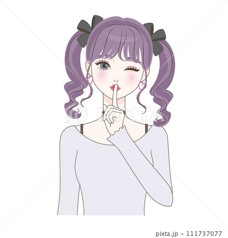 内緒ポーズの女の子 111737077