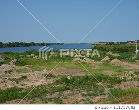 利根川河畔の夏風景 利根川河畔の夏風景 111737682
