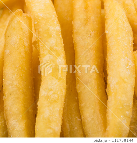 Fried potatoes closeup 111739144