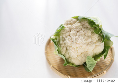 規格外野菜、出荷出来ないカリフラワー 規格外野菜、出荷出来ないカリフラワー 111740402