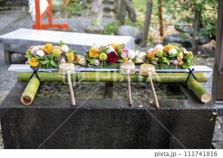 鎌倉242 荏柄天神社7 花手水 鎌倉242 荏柄天神社7 花手水 111741816
