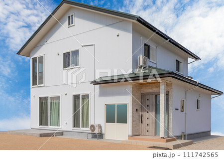 新築住宅の外観 新築住宅の外観 111742565