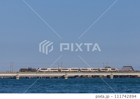 廃車回送される783系ハイパーサルーン 111742894