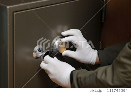 金庫破り 111745394