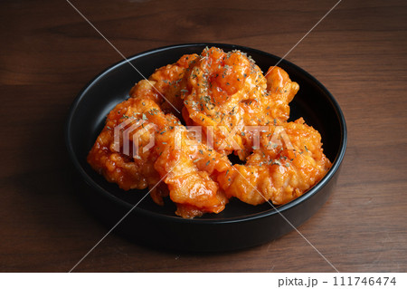 海老のチリソース仕立て エビチリ 俯瞰 海老のチリソース仕立て エビチリ 俯瞰 111746474