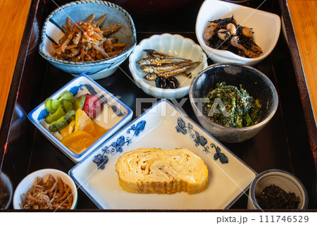 和朝食 小皿 小鉢 旅館和食 割烹 料亭 和朝食 小皿 小鉢 旅館和食 割烹 料亭 111746529