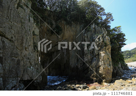 高知県土佐清水市　白山洞門 111746881