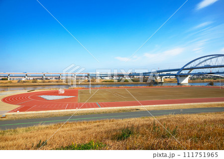 400メートルトラックと江北ジャンクション 五色桜大橋 400メートルトラックと江北ジャンクション 五色桜大橋 111751965