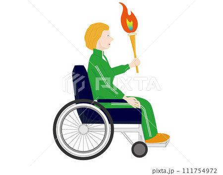 トーチを持って走る車椅子の女性。 111754972