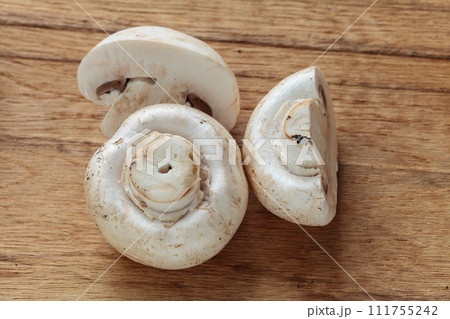 Food. Fresh white mushrooms champigonons 111755242